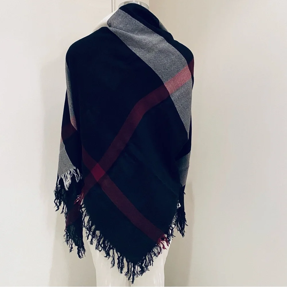 BURBERRY LONDON HOUSR CHECK WRAP / SCARF. - Picture 6 of 10